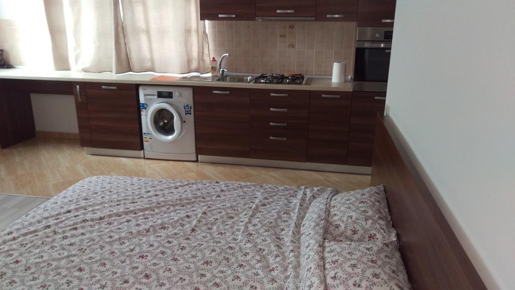Garsoniere Dinu Apartment บูคาเรสต์ ภายนอก รูปภาพ
