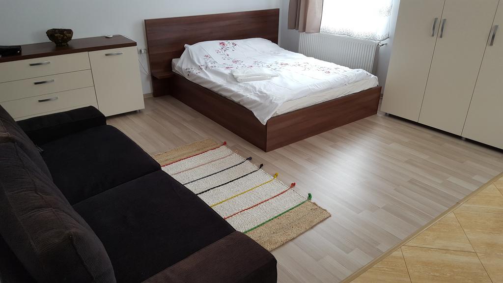 Garsoniere Dinu Apartment บูคาเรสต์ ภายนอก รูปภาพ