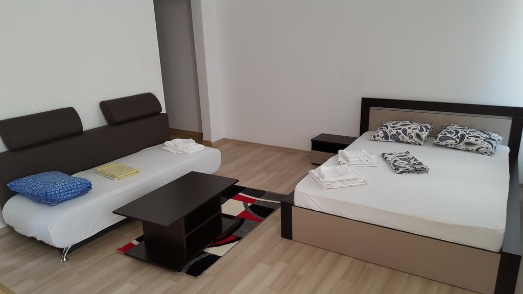 Garsoniere Dinu Apartment บูคาเรสต์ ภายนอก รูปภาพ