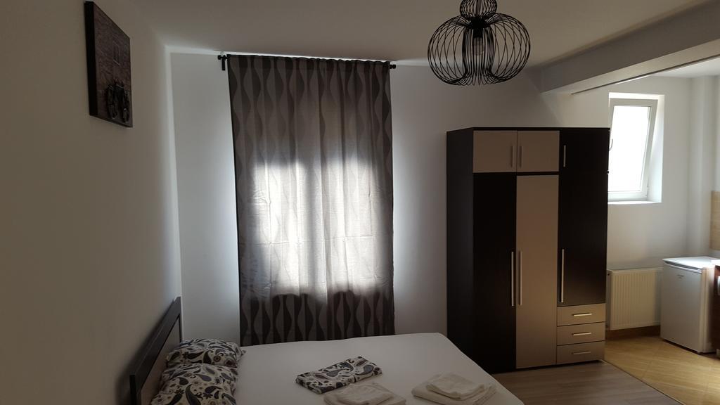 Garsoniere Dinu Apartment บูคาเรสต์ ภายนอก รูปภาพ
