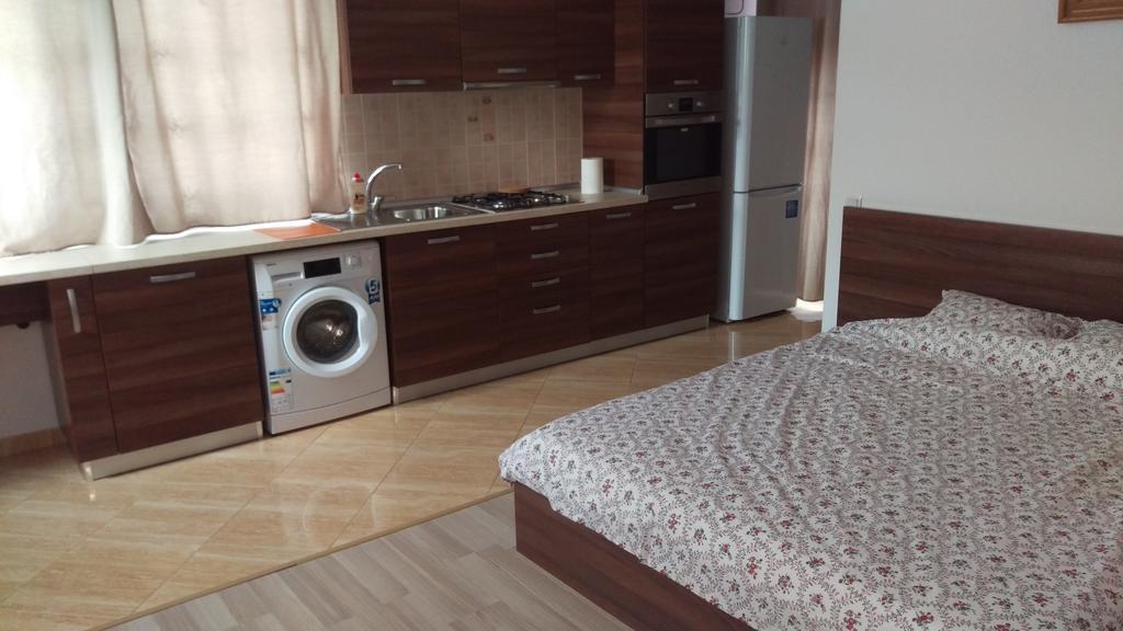 Garsoniere Dinu Apartment บูคาเรสต์ ภายนอก รูปภาพ